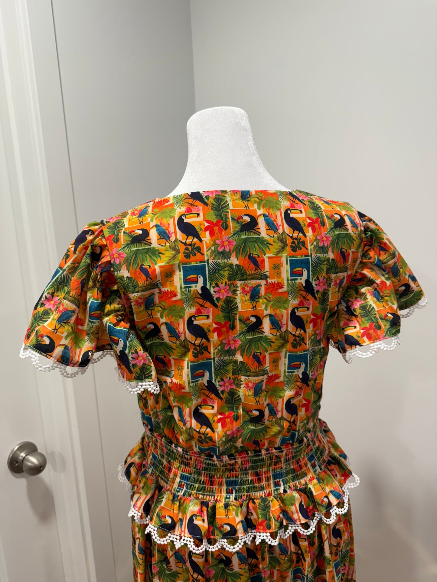 Sample dress toucan dream