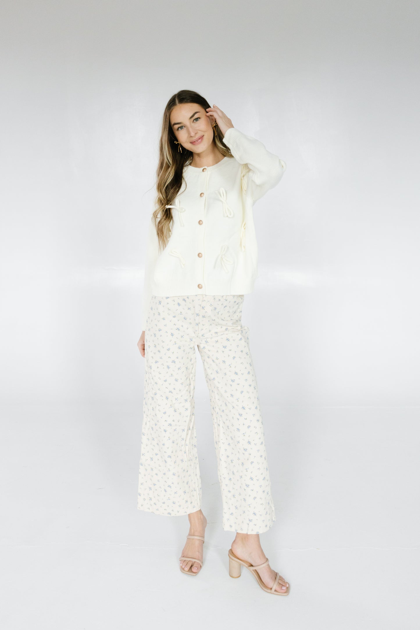 Ditsy blue floral pants